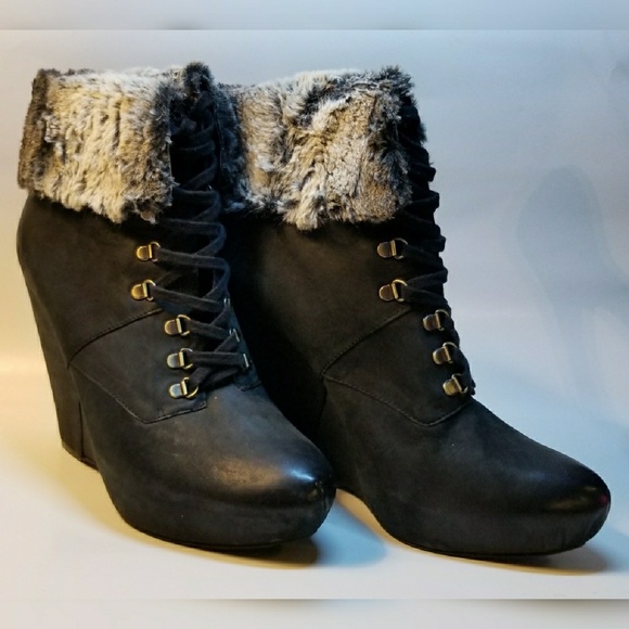 NWT Boutique 9 Leather Faux Fur Cuff Ankle Boot - Picture 3 of 8